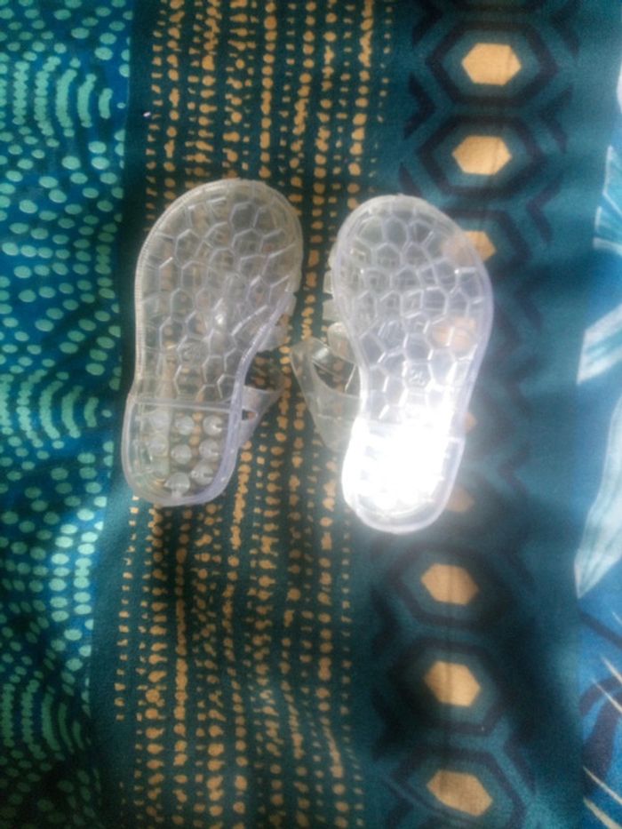 Chaussures d'eau T 25 - photo numéro 2