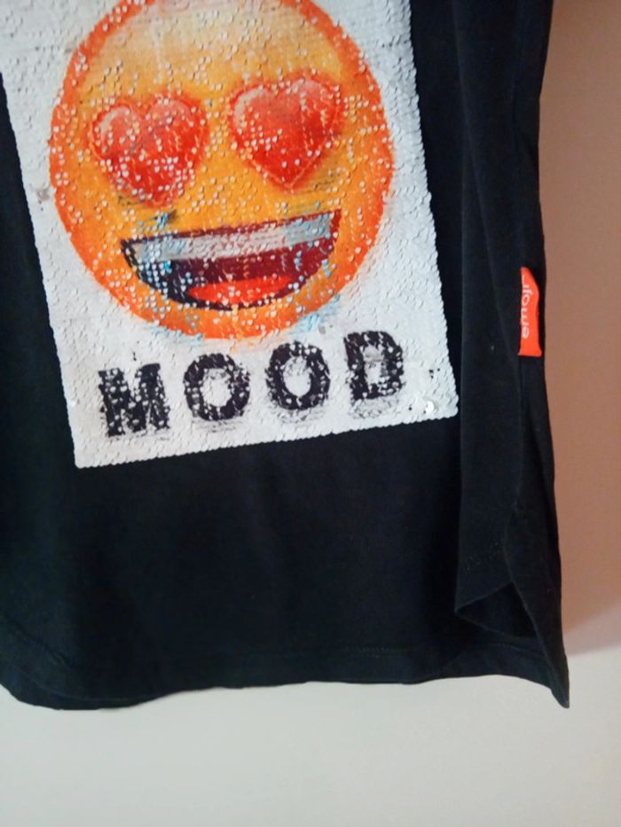 Joli Tee-shirt noir. Taille 9 ans - photo numéro 6