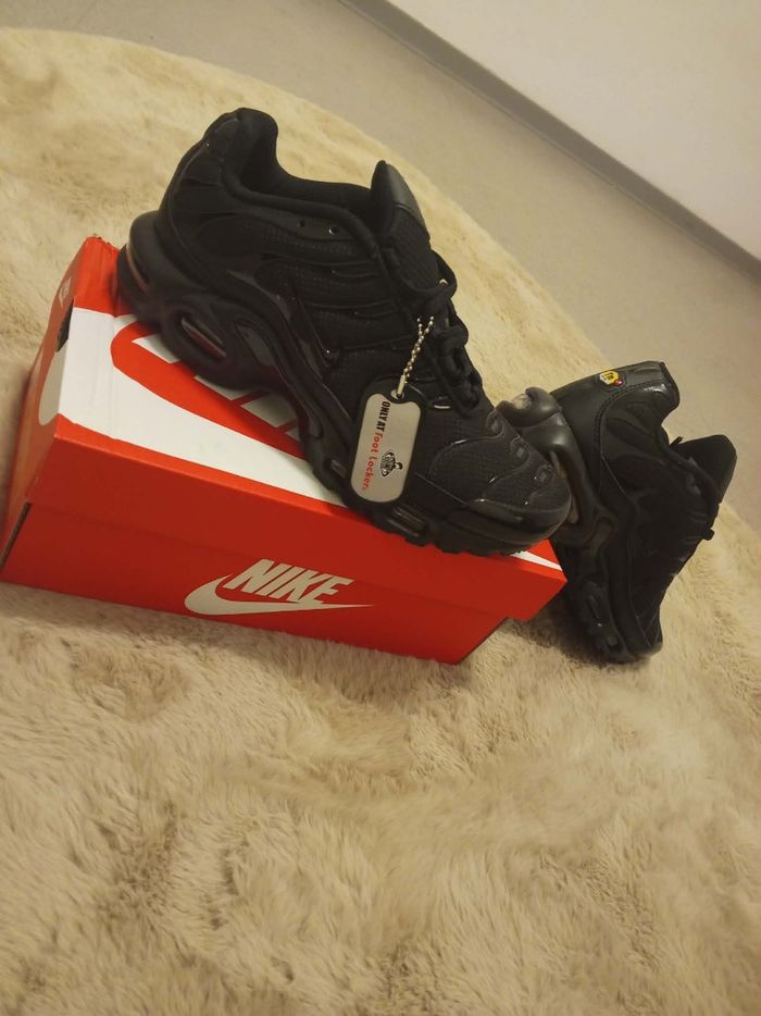 Nike TN taille 40 couleur noir pour garçon avec boîte d'origine - photo numéro 2