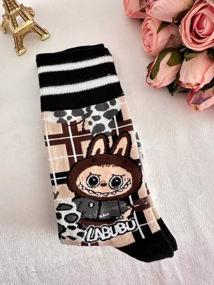 🧦 Chaussettes Olive Cake – Labubu chocolat blanc beigne & chien gris – Design coréen original