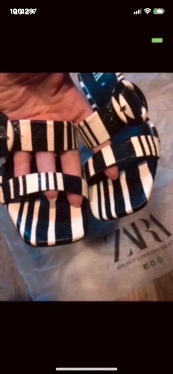 Magnifique sandale mules Zara en cuir pointure 36