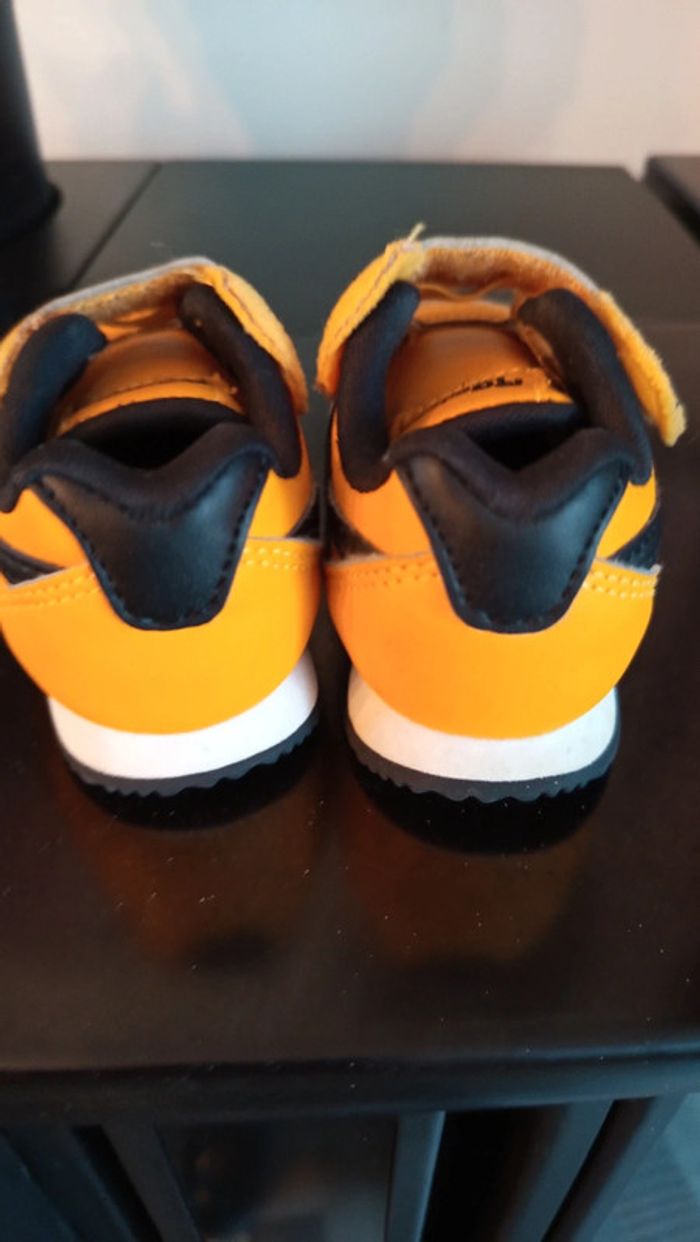 Basket taille 20 neuves - photo numéro 5