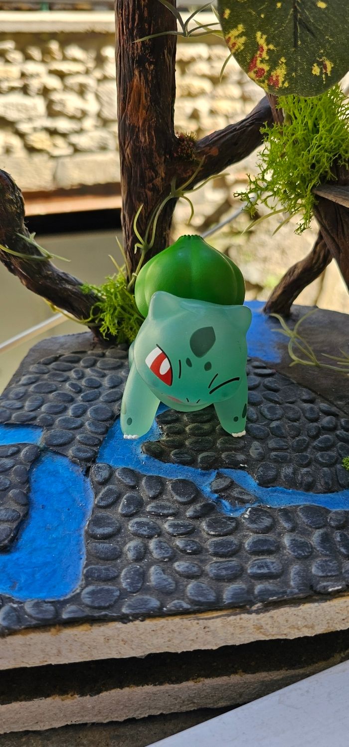 Super figurine Pokemon Nintendo Bulbizarre effet transparent