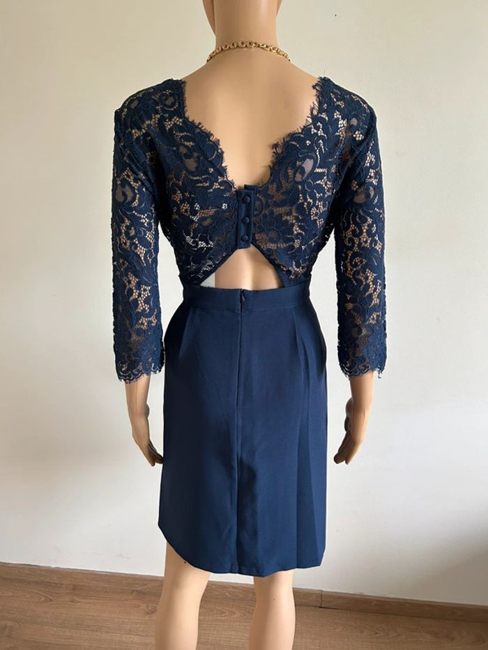 Robe bleue marine neuve avec dentelle Betty London taille L - photo numéro 7