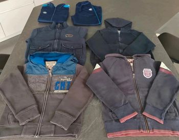 45 € Lot de vêtements garçon 6 ans