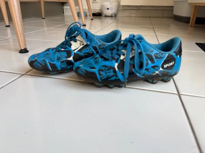 crampons chaussure basket de foot pointure 31