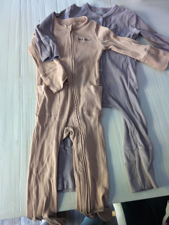 Lot 2 pyjamas