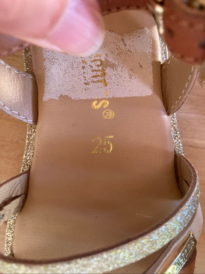 Nu pieds fillette - photo numéro 2