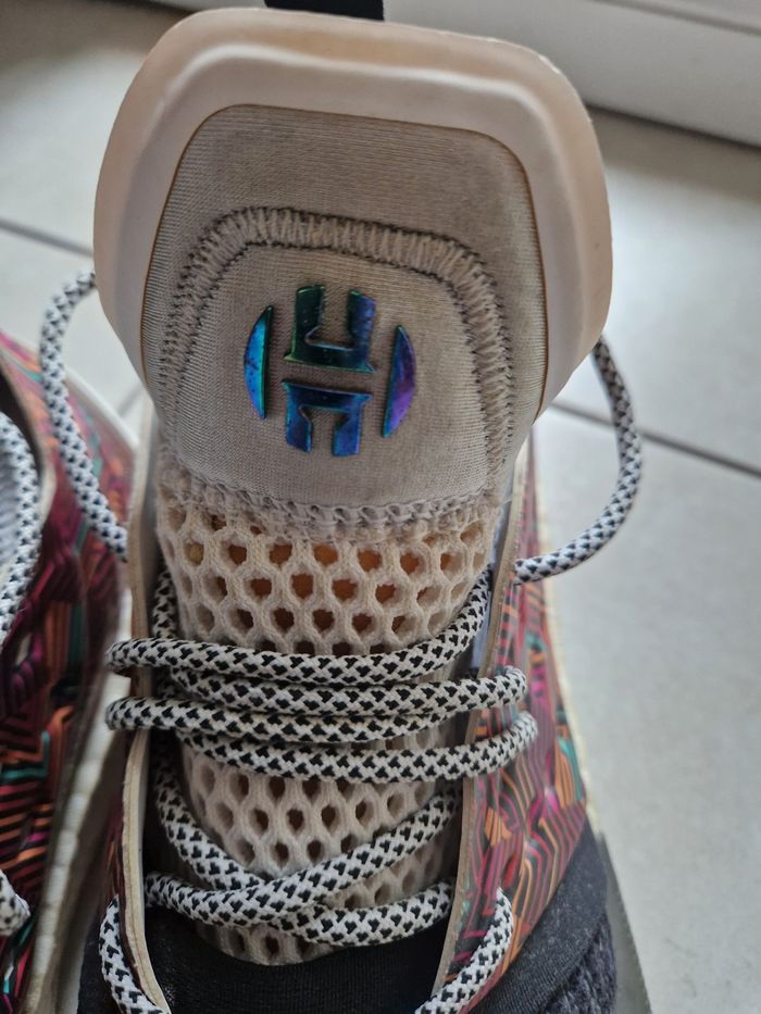 Chaussures de basket Harden volume 2 Adidas taille 47 1/2 - photo numéro 2