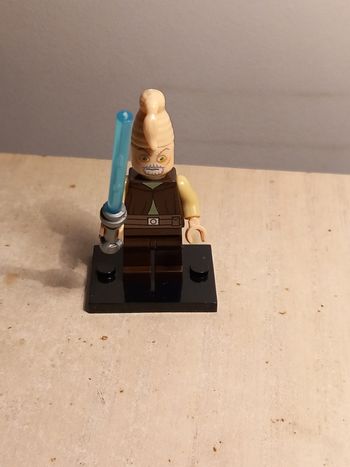 Figurine type lego star wars ki adi mundi