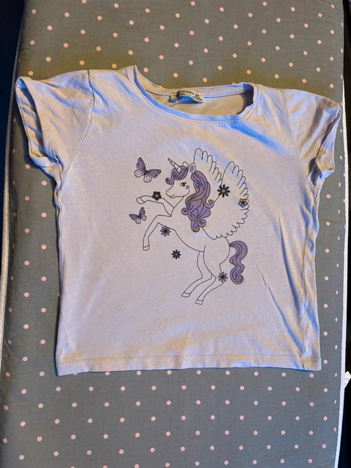 Tee shirt violet licorne 6 ans