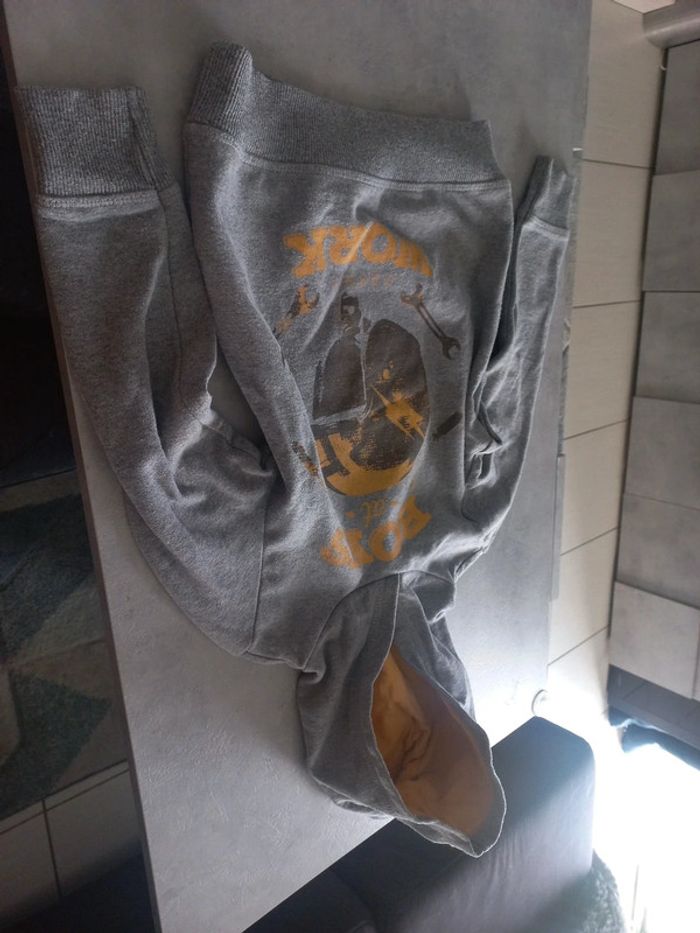 Pull garçon esprit