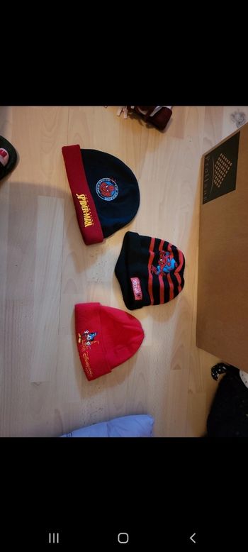 3 bonnets