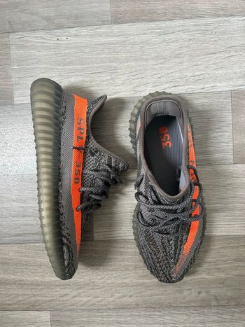 yeezy 350 v2