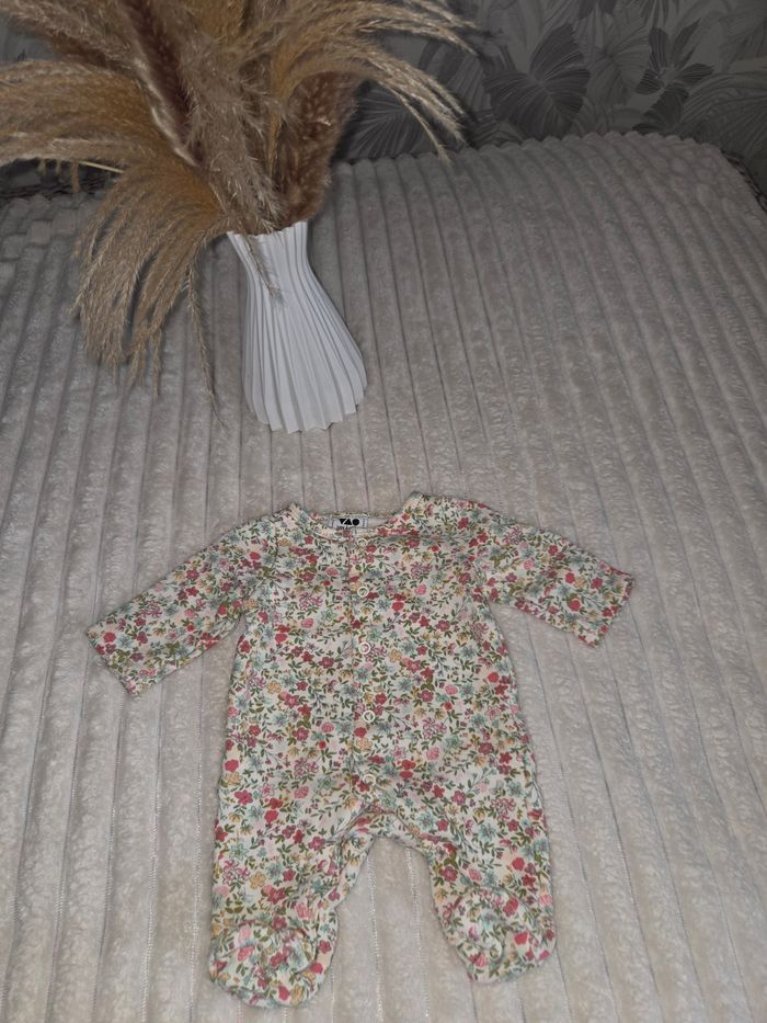 Lot pyjama bodies 0mois - photo numéro 3