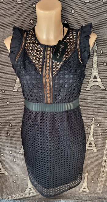 Robe noir ajouré taille M (In Vogue) neuve