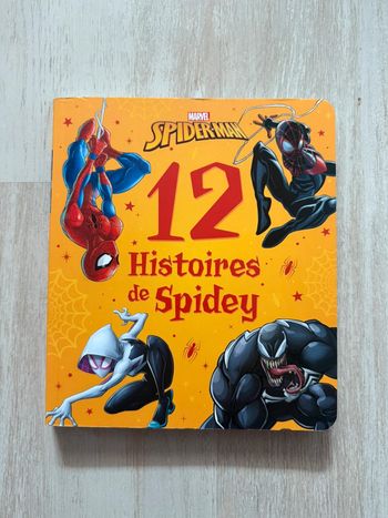 Livre 12 Histoires de Spidey, Spider-Man Hachette Jeunesse