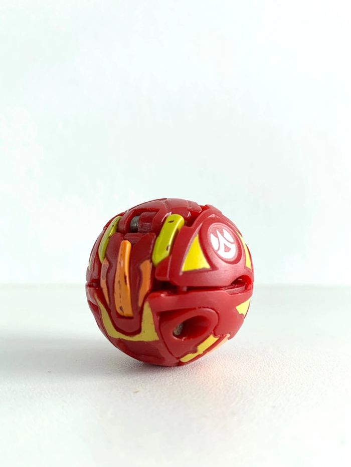 Bakugan Helix Dragonoid DEKA Taille Pyrus Rouge Jumbo Gundalian Invaders 800G - photo numéro 2
