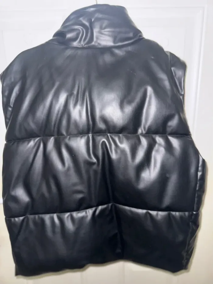 Blouson sans manche simili Marque Zara taille XXL - photo numéro 2