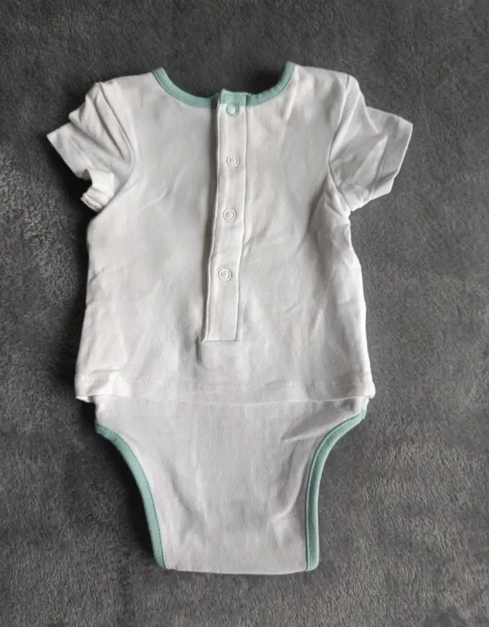 Bodies t-shirt taille 1 mois - photo numéro 4