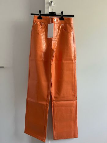 Bershka Pantalon droit en imitation cuir effet croco