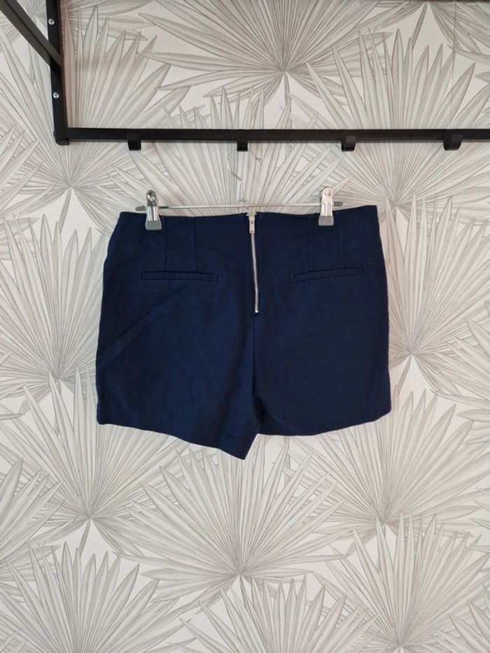 Joli short habillé Bershka taille 40 - photo numéro 2