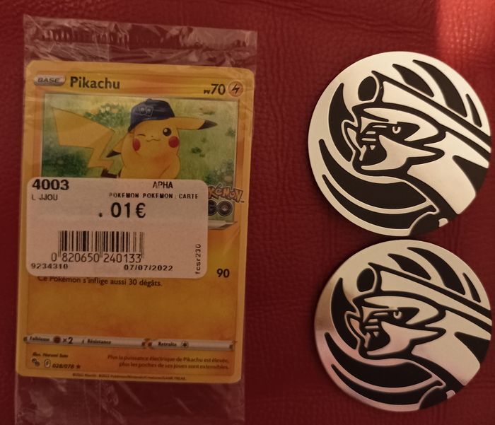 LOT DE CARTES POKEMON + JETONS