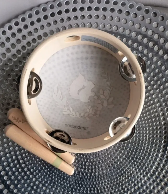 Tambourin et baguettes écureuil - photo numéro 2