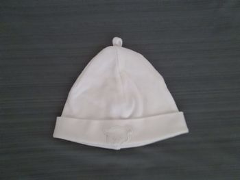 Bonnet blanc naissance