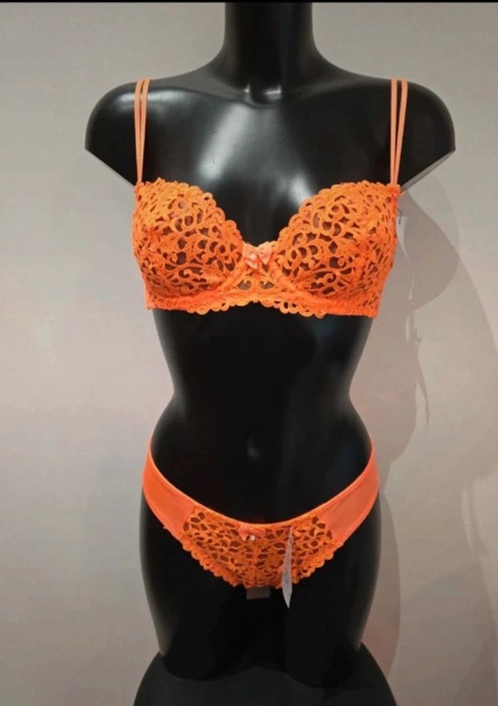Ensemble Valege tailles 85D 100F 110F 90G 95G 105G