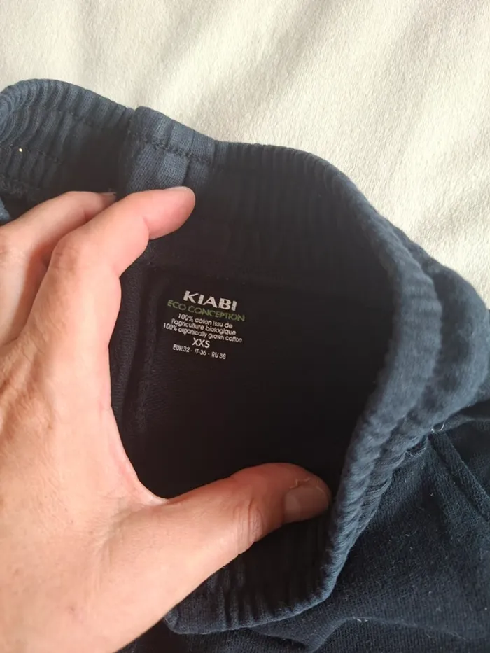 jogging pantalon de sport, taille XXS, marque Kiabi, noir, en très bon état - photo numéro 2