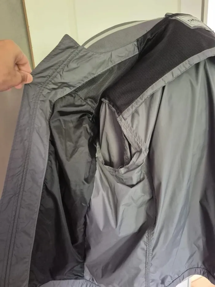 Coupe vent geox casi neuve - photo numéro 8