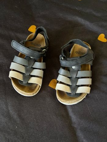 Sandale taille 22