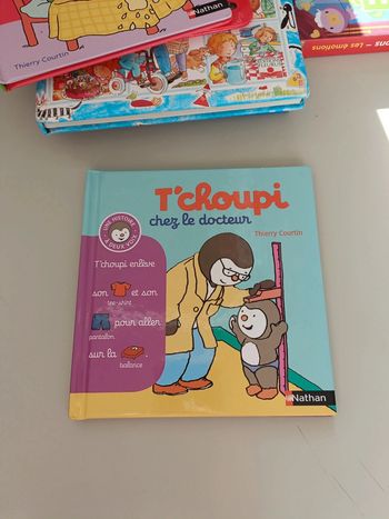 Livre T'choupi chez le docteur Nathan