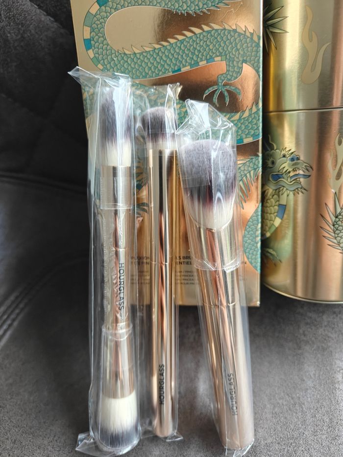 Hourglass essential brush set - photo numéro 2