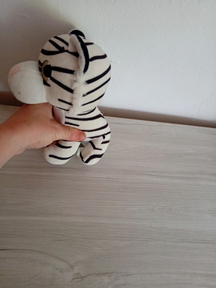 Jolie peluche tigre blanc - photo numéro 4