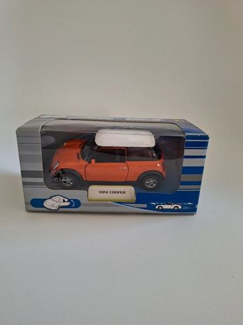 Mini Cooper  toit blanc  - orange