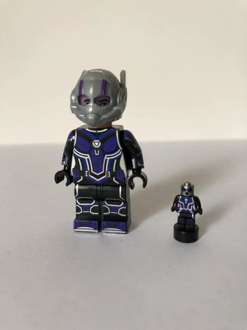 Figurine type lego la guêpe. Marvel