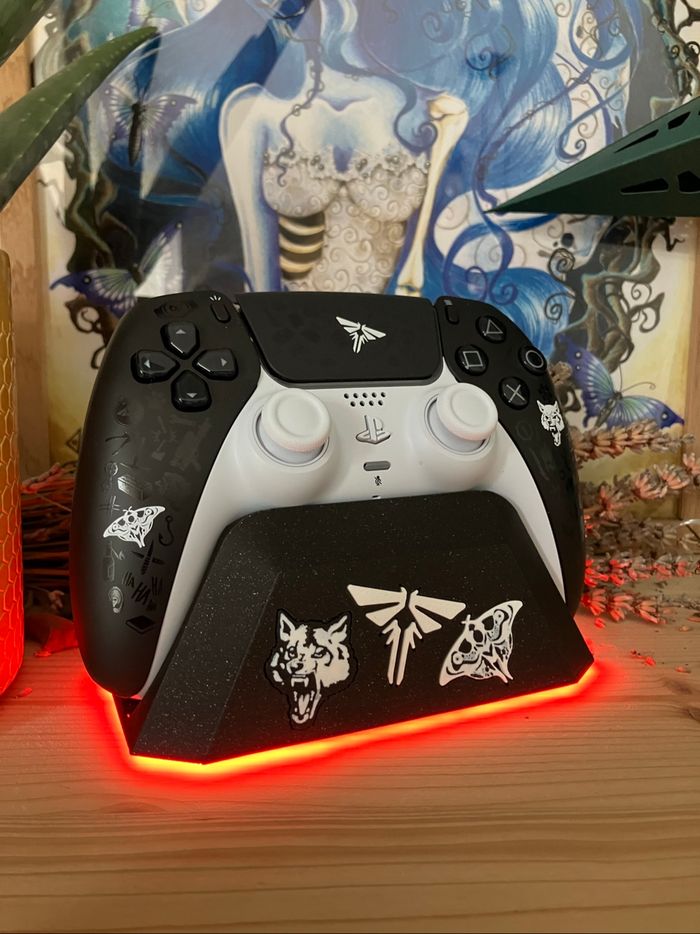 Support pour manette ps5 The Last of Us avec led rouge - photo numéro 2