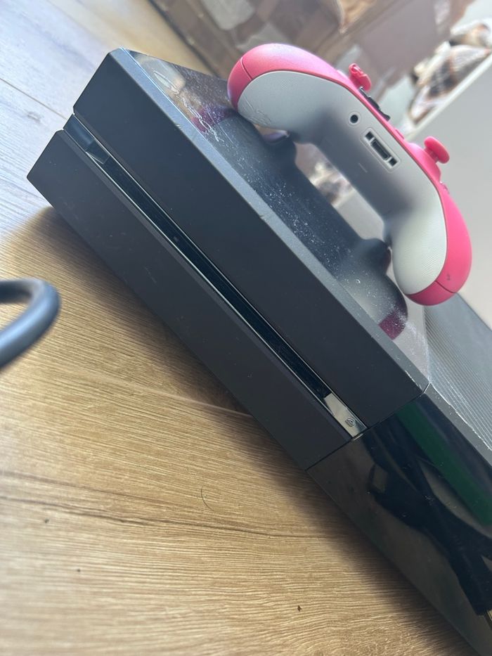 Xbox One avec manette et GTA 5 - photo numéro 7