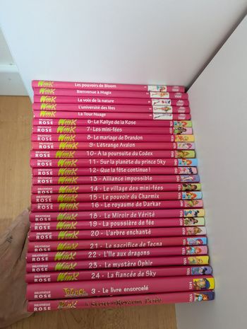 Gros lot livres Winx tome 1 a 24 bibliothèque rose