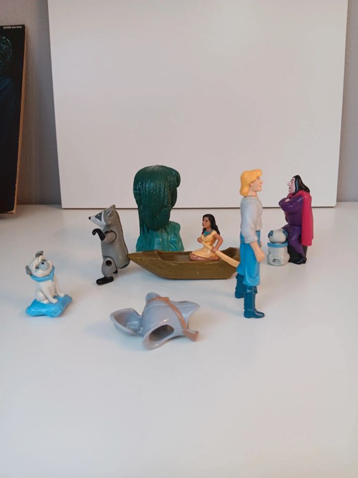 Lot grande figurines Disney vintage Pocahontas taille 12cm pour la plus grande - photo numéro 5