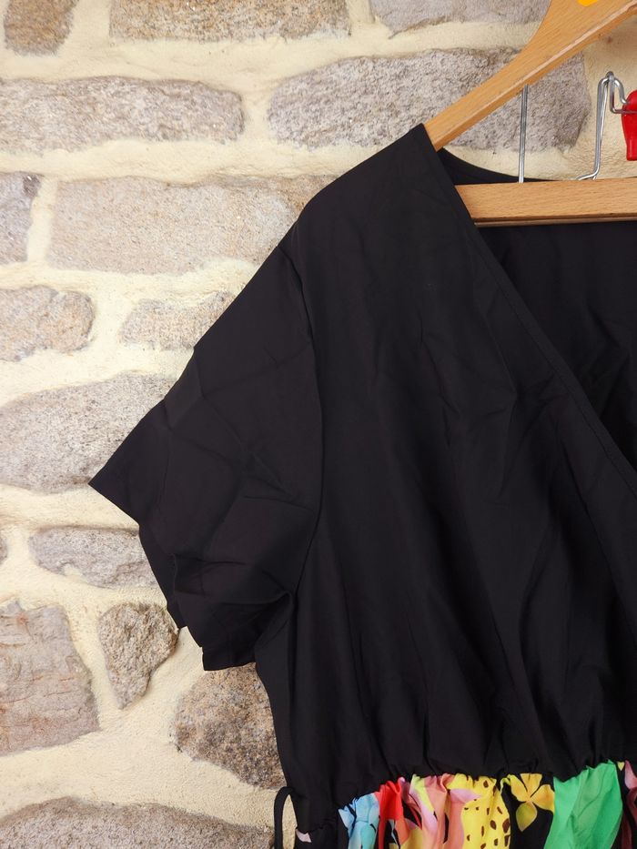Robe manches courtes noir et multicolore Femme taille 54 marque Missguided 💎 - photo numéro 2
