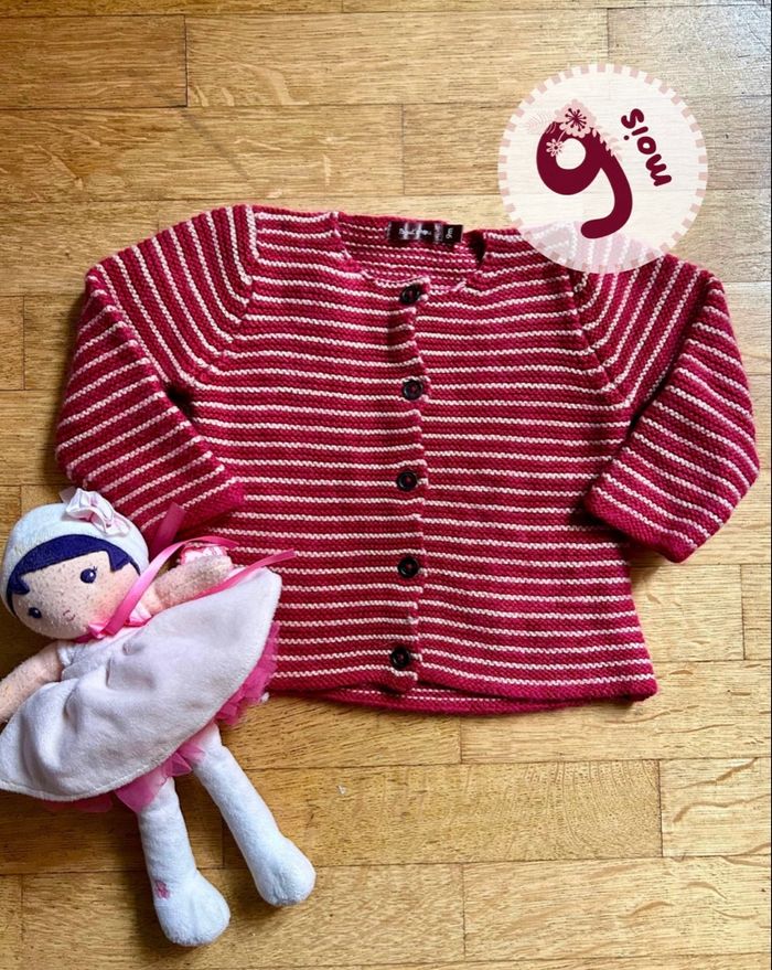 🍒 Gilet Tricoté Rayé Rouge & Blanc Boutchou - T. 9 Mois - Idéal pour l'Hiver ! ❄️