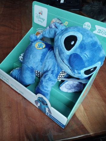 Peluche interactive - Stitch marche avec moi