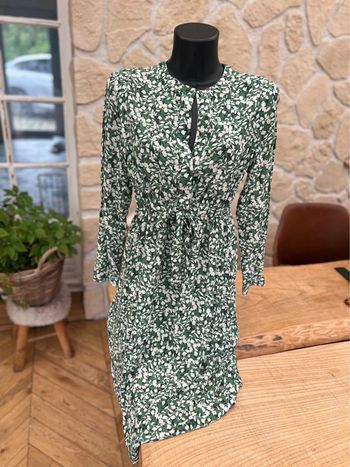 Robe de you soon taille M 38 verte blanche fleure printemps automne