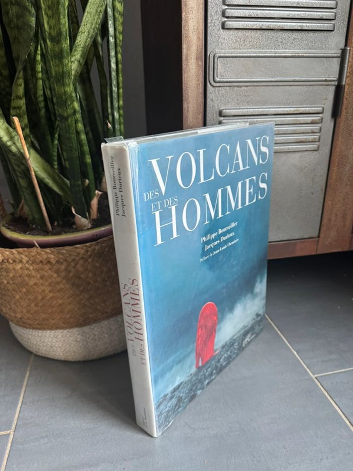 Des volcans et des hommes