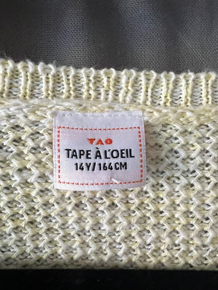 Pull tape à l’œil jaune motif cœur 14 ans très bonne état - photo numéro 3