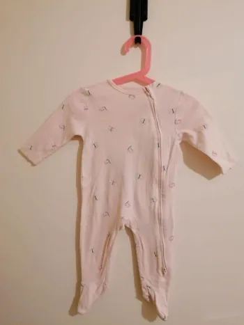 Lot Pyjama 6 mois primark et disney baby