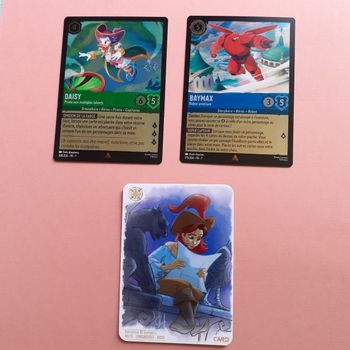 Lorcana set 7: 2 Cartes rares "Daisy pirate & Baymax" + Carte promo Lorcaquest